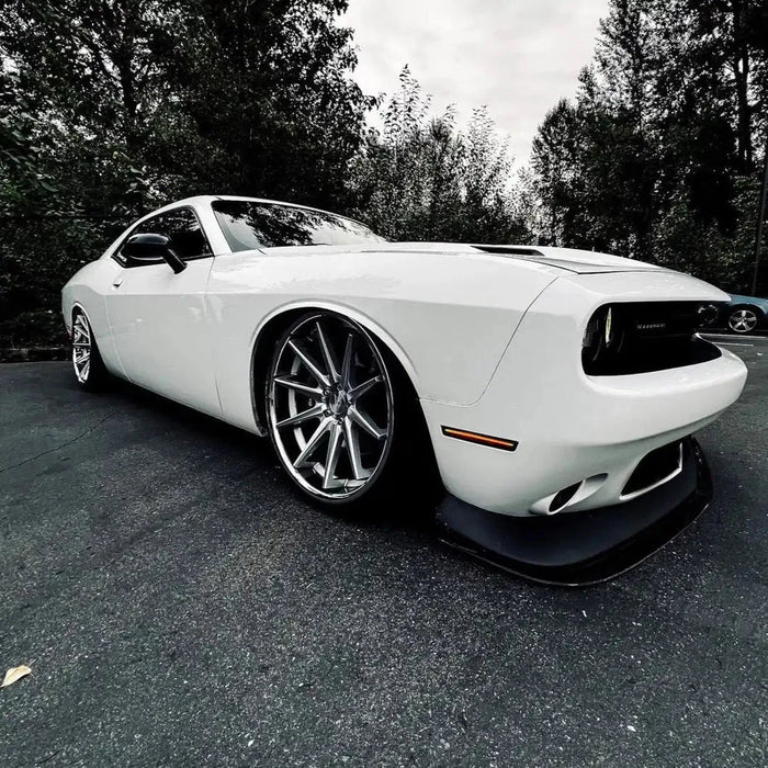 Close-up of front sidemarker installed on challenger