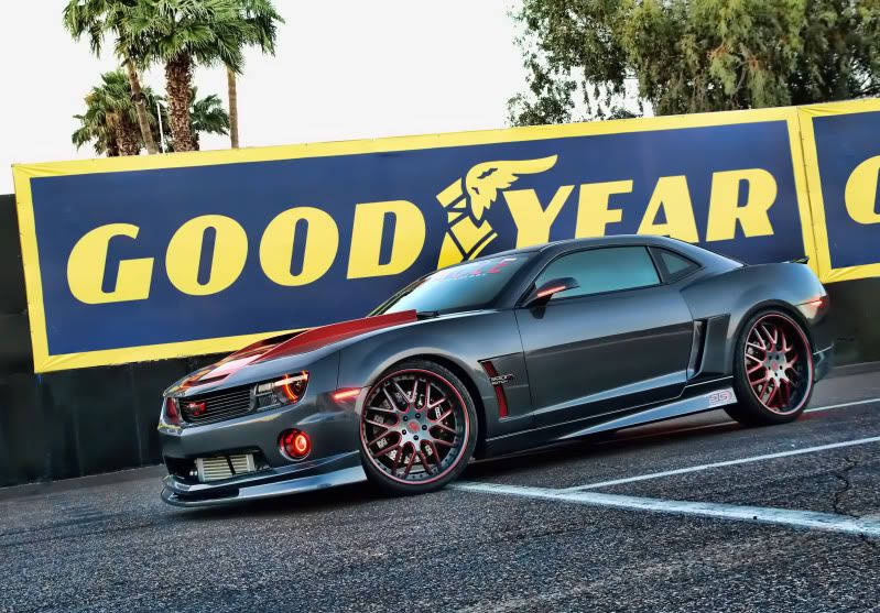 Side view of a Chevrolet Camaro with Concept Side Mirrors installed.