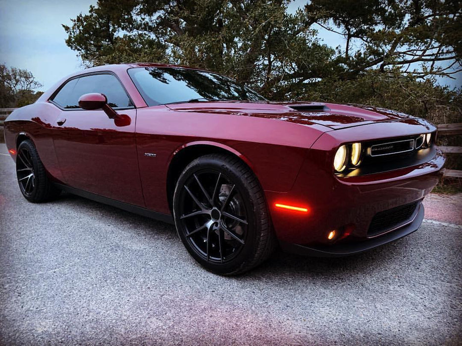 3/4 view of challenger with LED sidemakers as the focal point