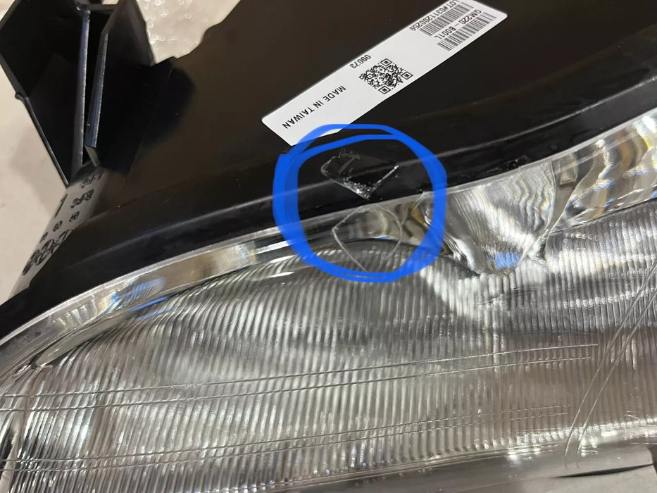 NEW Eagle Eye 2000-2005 Chevy Monte Carlo Driver side head light - GM220-B001L