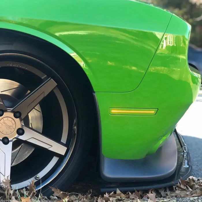 Close-up of Challenger front sidemarker