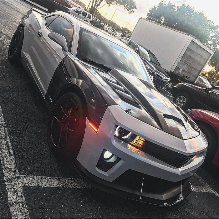 Three quarters view of a Chevrolet Camaro with Concept SMD Sidemarkers installed.